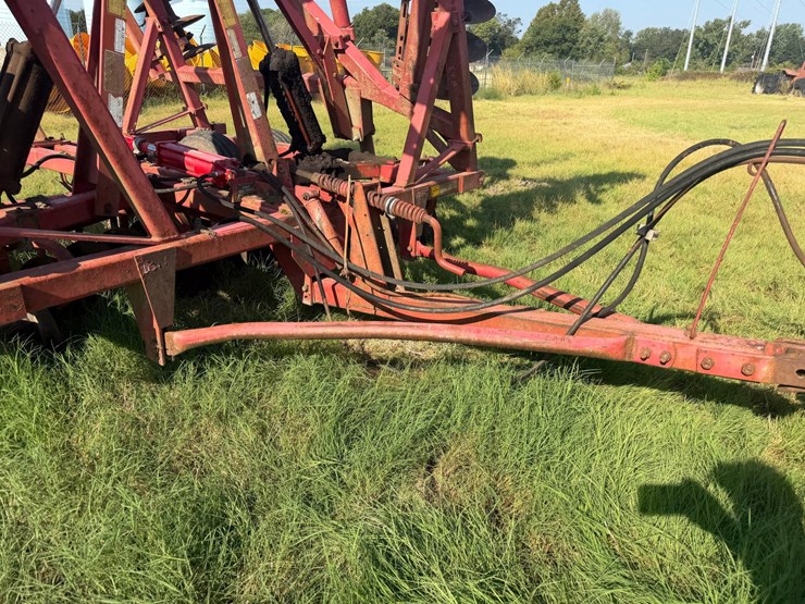 massey-ferguson-820-image-39