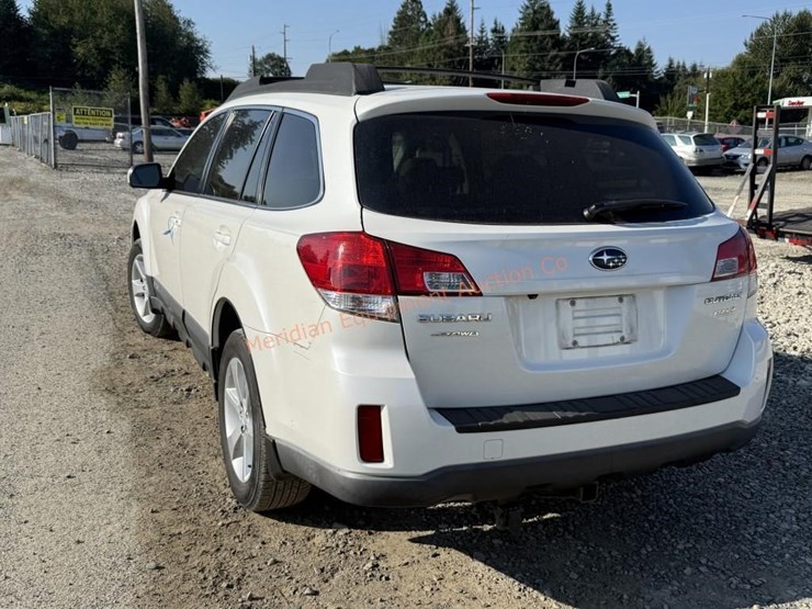 2013-subaru-outback-image-4