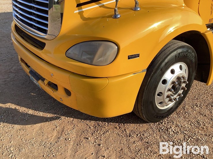 2007-freightliner-columbia-112-image-13