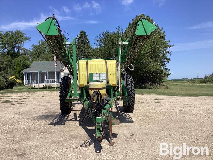 2002-summers-80'-pull-type-sprayer-image-2