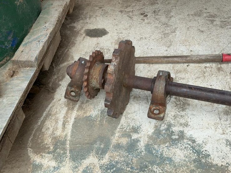#162-•-shaft,-sprockets-and-chain-image-4