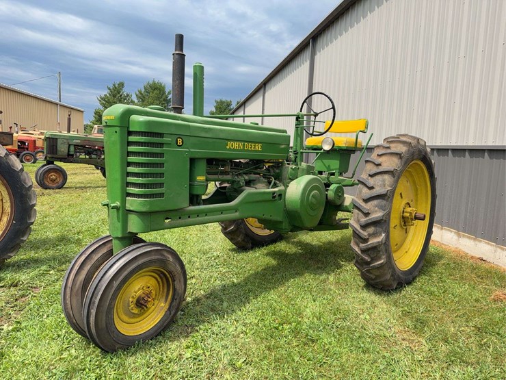 john-deere-b-image-1