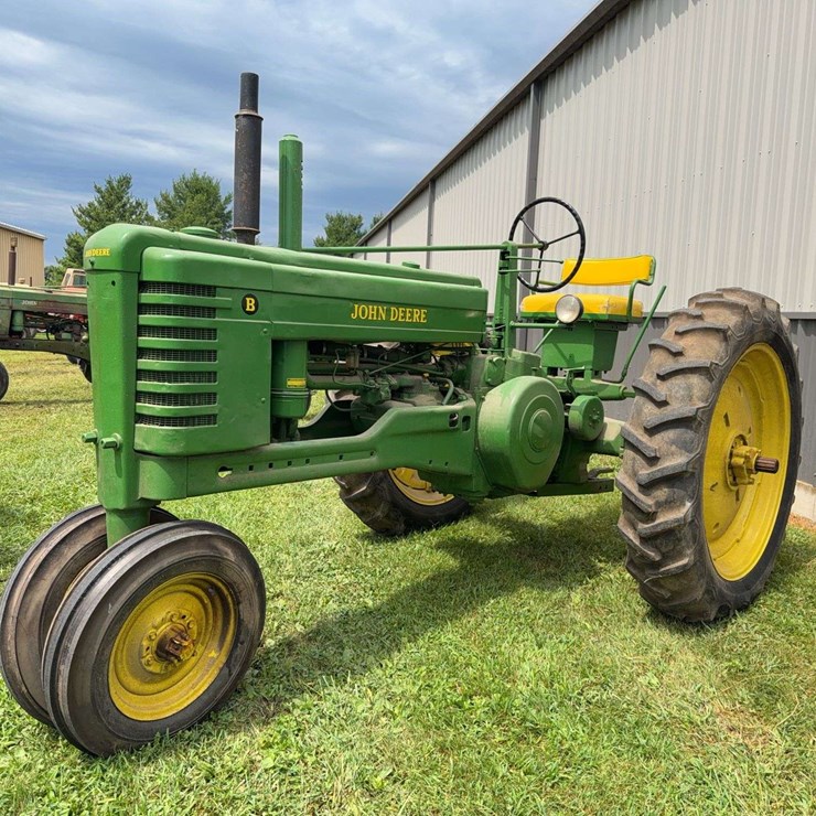JOHN DEERE B