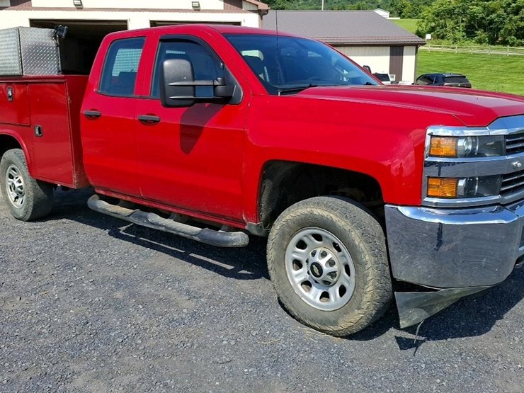 2015-chevrolet-3500-image-30
