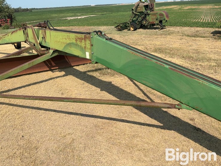 john-deere-12-image-14