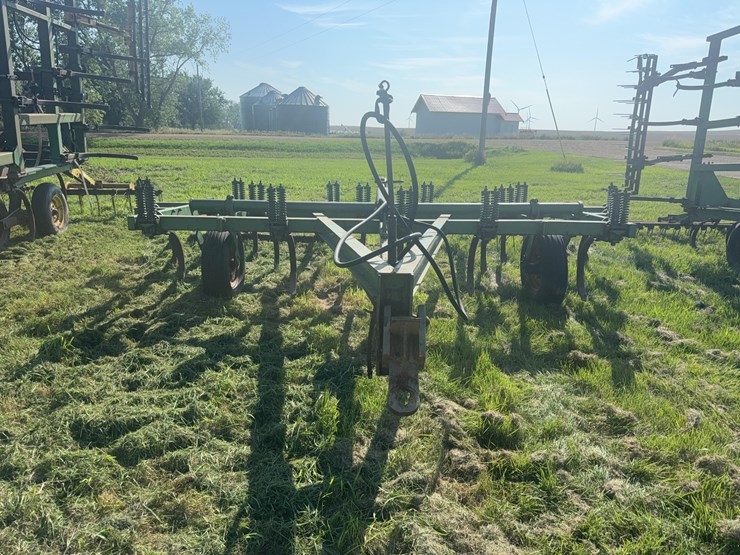 john-deere-100-image-6