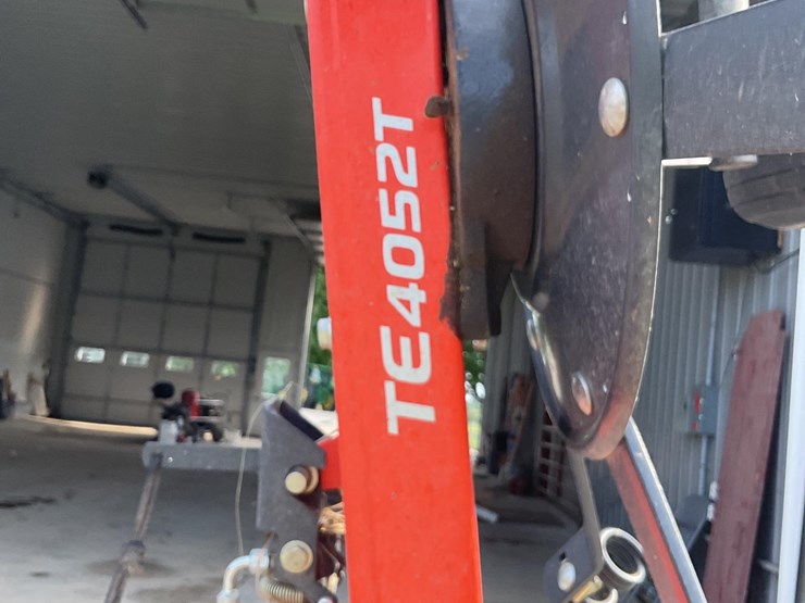 2015-kubota-te4052t-image-12