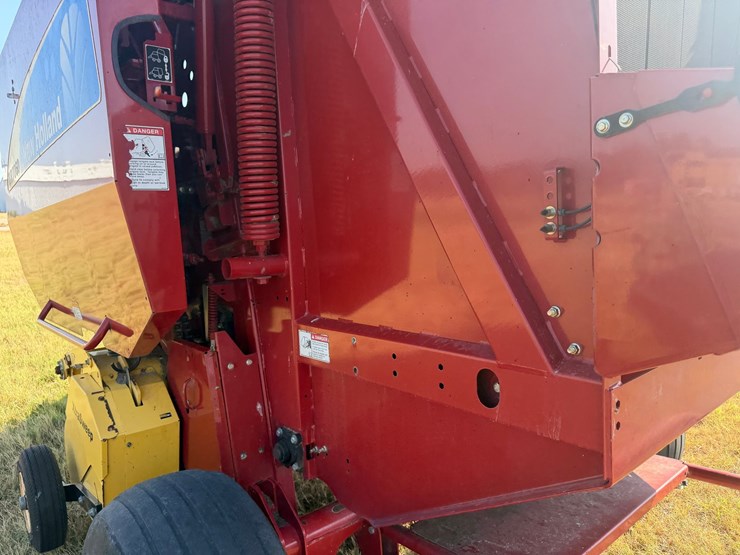 2014-new-holland-br7060-image-20