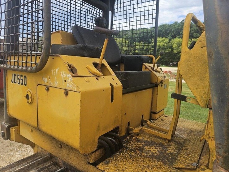john-deere-550-image-14