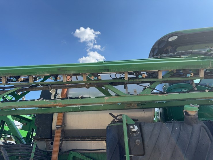 2016-john-deere-r4038-image-42