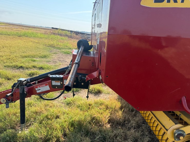 2014-new-holland-br7060-image-24