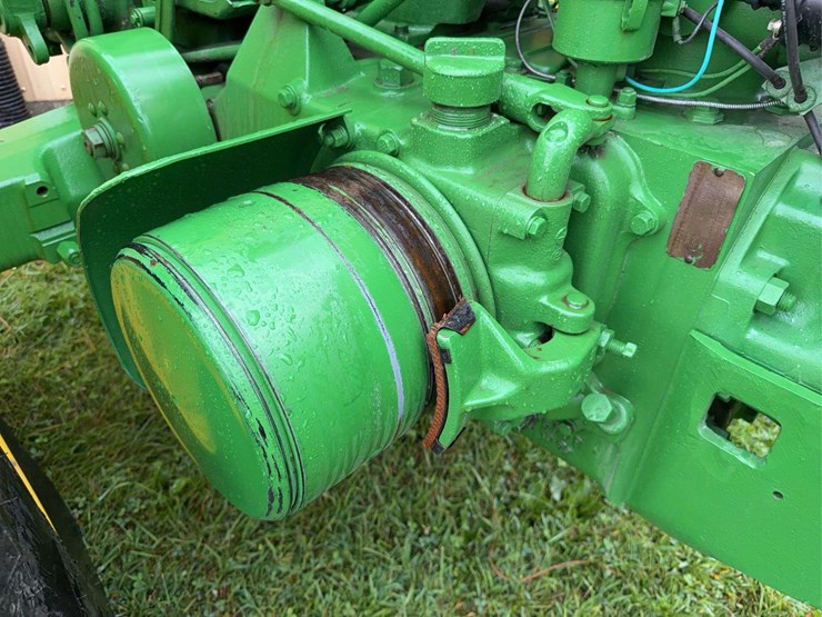 john-deere-520-image-22