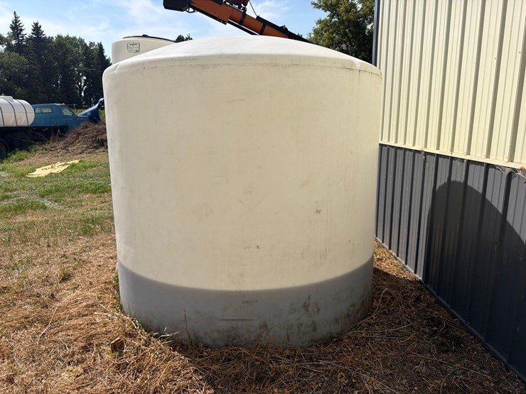 poly-tank-image-2