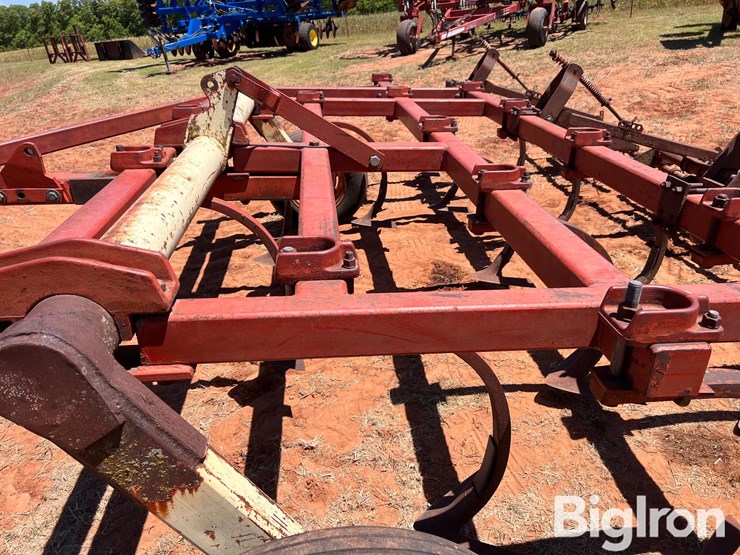 krause-16’-4-row-chisel-image-20