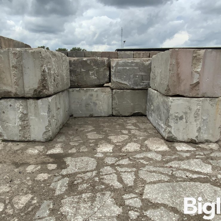 6' X 3' X 2.5' Interlocking Concrete Blocks