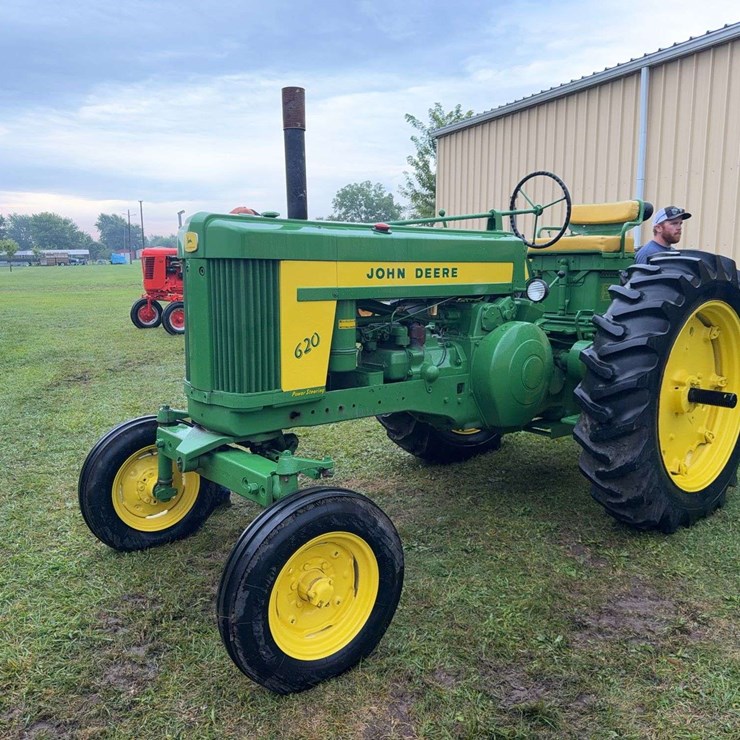 JOHN DEERE 620