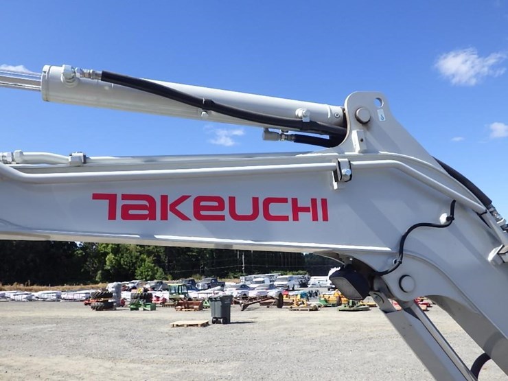 takeuchi-tb335r-image-11
