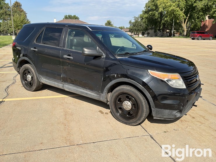 2015-ford-explorer-image-3