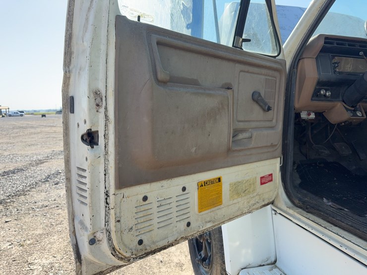 1989-ford-f700-image-48