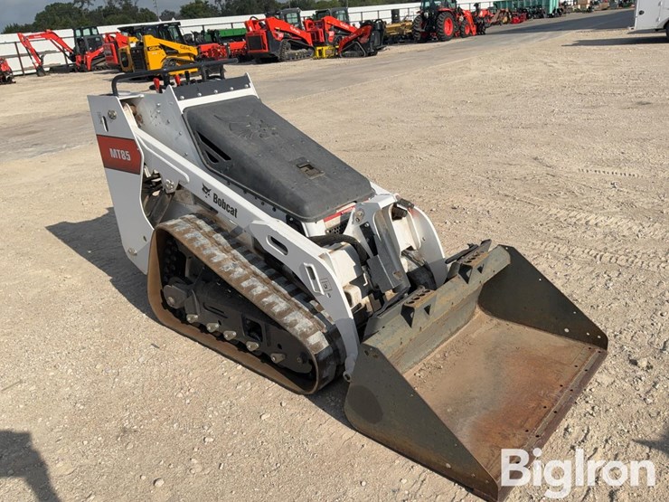 2017-bobcat-mt85-image-3