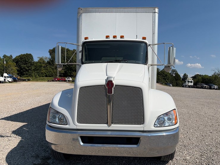 2019-kenworth-t270-image-2