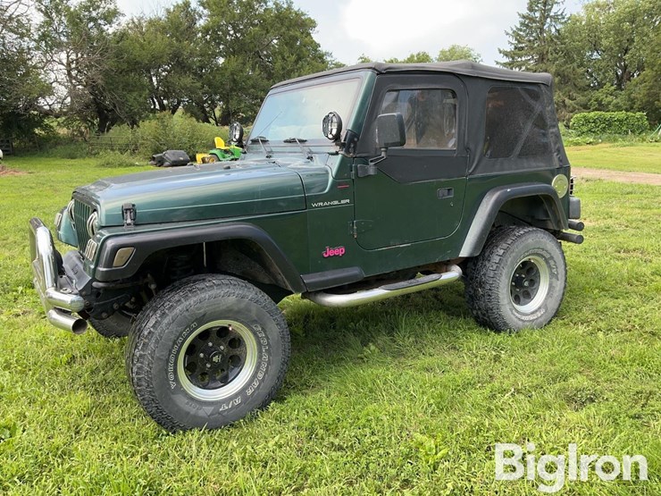 1999-jeep-wrangler-image-1