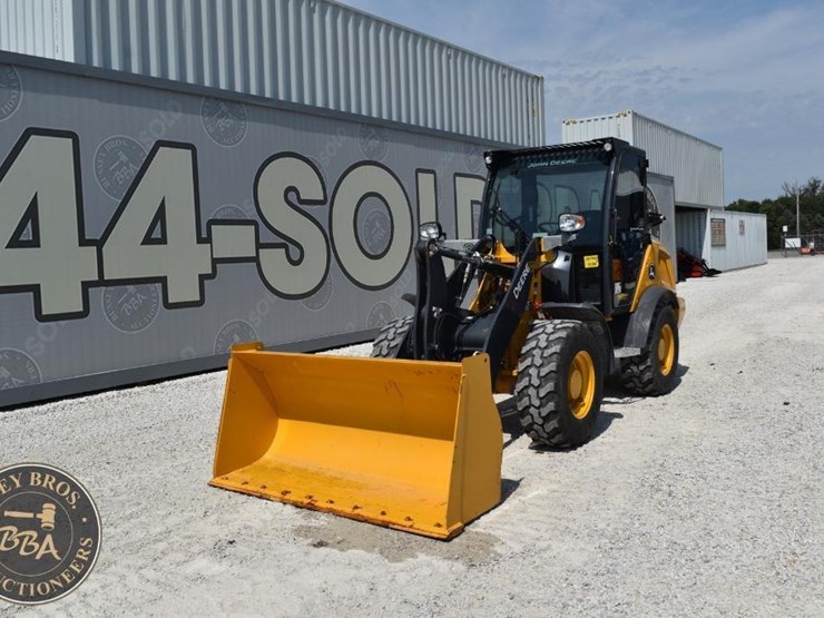 2024-deere-204-g-tier-image-12