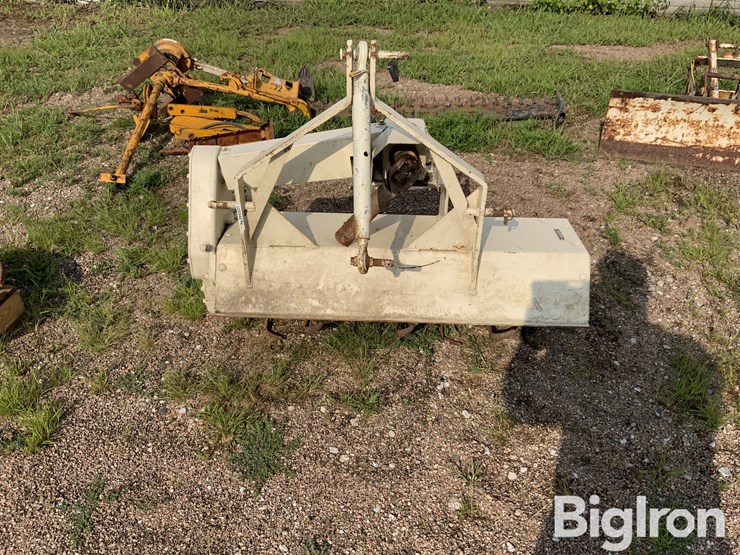 international-cub-154-lo-boy-image-2
