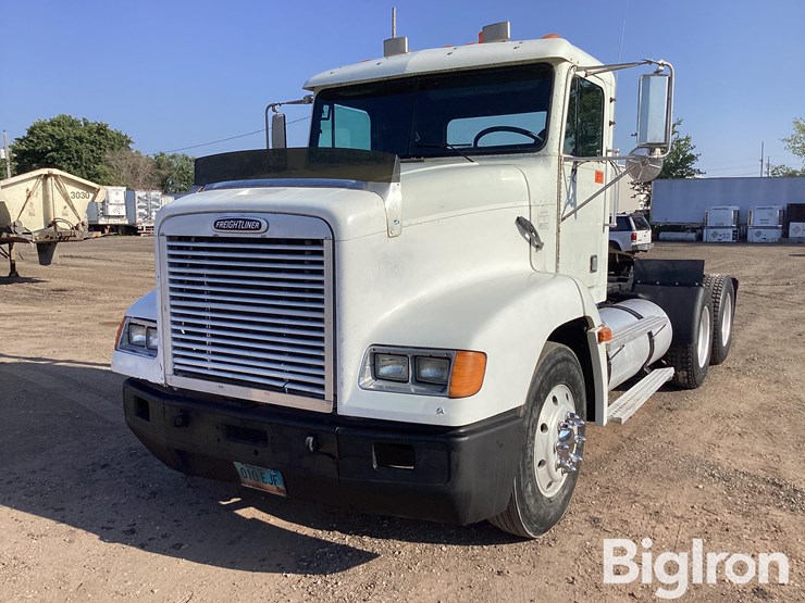 1997-freightliner-fld112-image-3