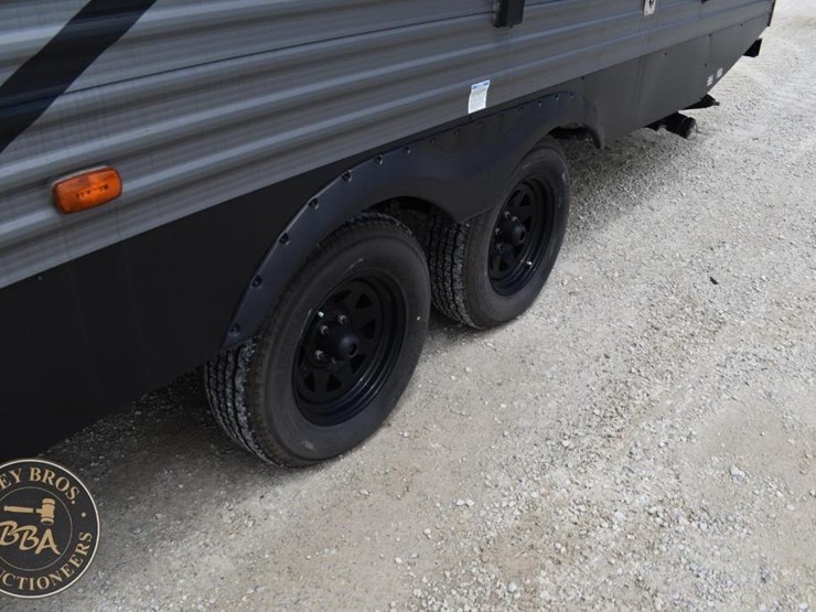 2021-east-to-west-silver-lake-27kns-46270-image-11