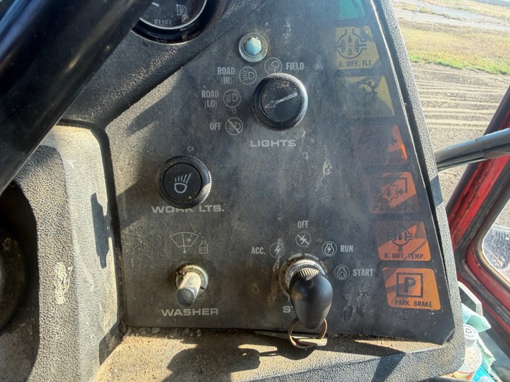 1983-massey-ferguson-4880-image-95