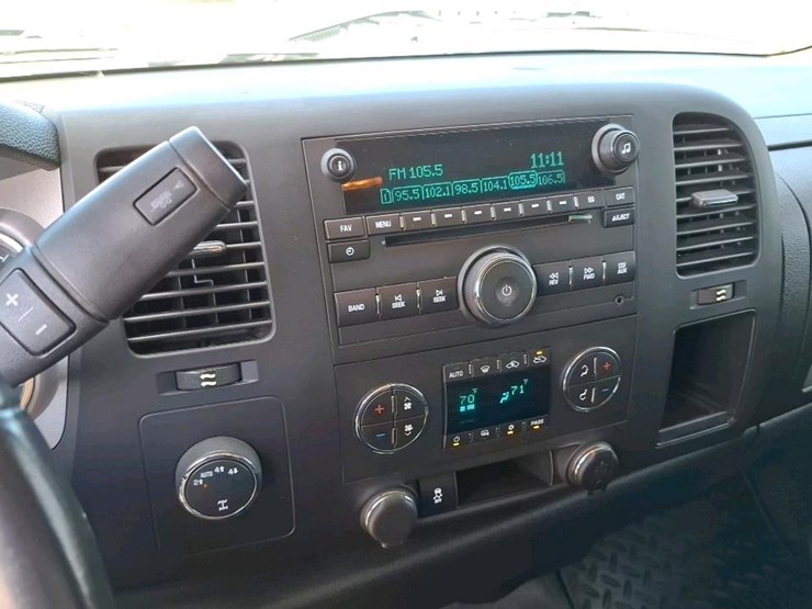 2013-chevrolet-1500-image-15