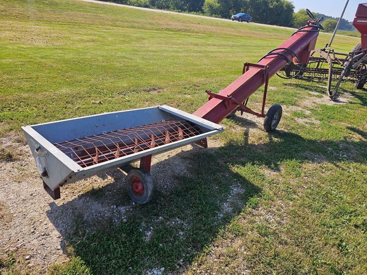 red-jump-auger-image-1