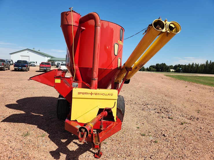 new-holland-355-image-7
