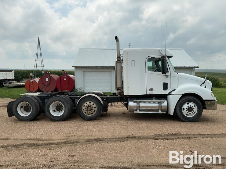 2007-freightliner-columbia-120-image-4