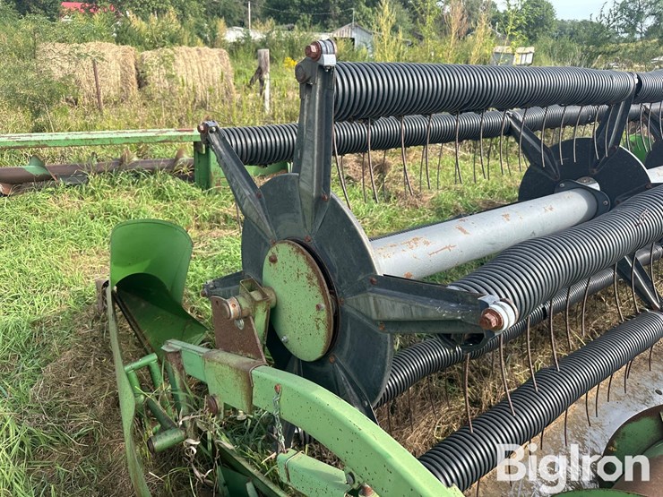 john-deere-216-image-14