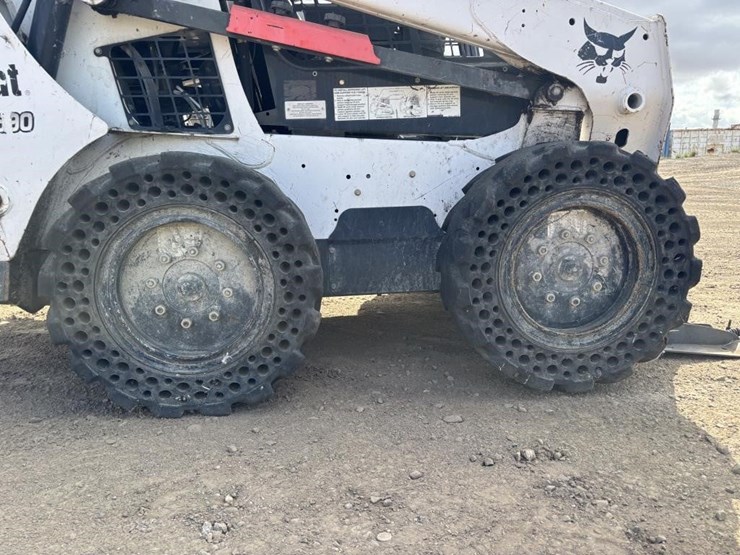 2016-bobcat-s590-image-12