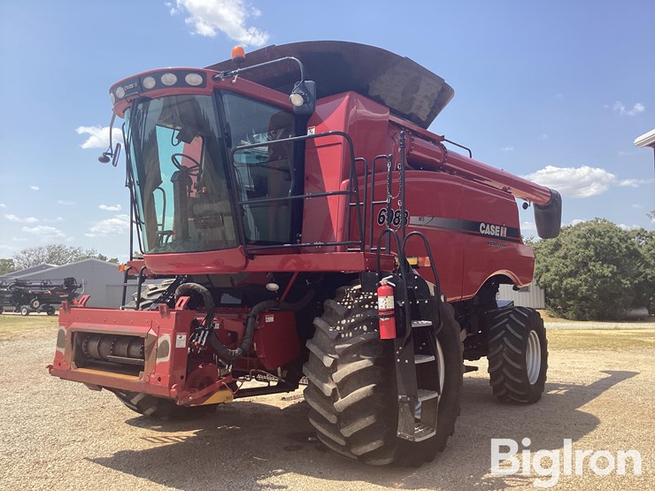 2011-case-ih-6088-image-1