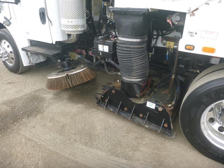 2014-tymco-600-image-11