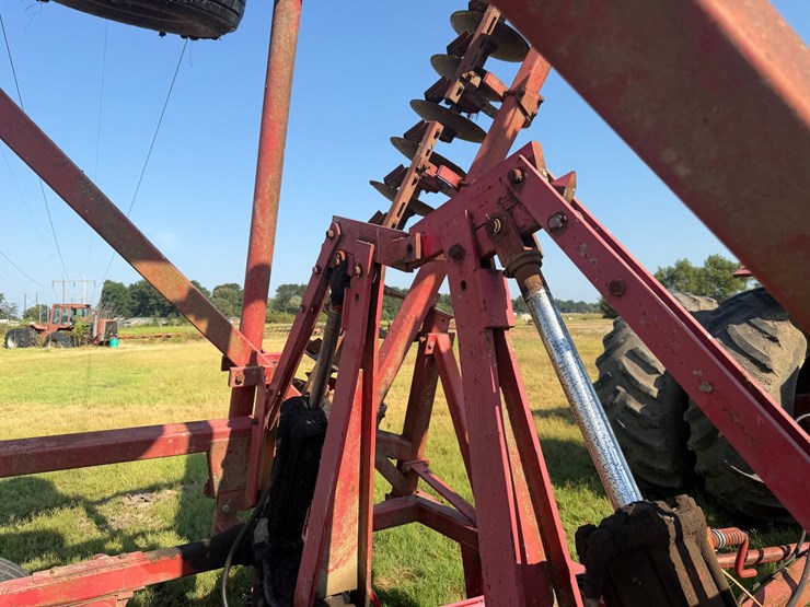 massey-ferguson-820-image-52