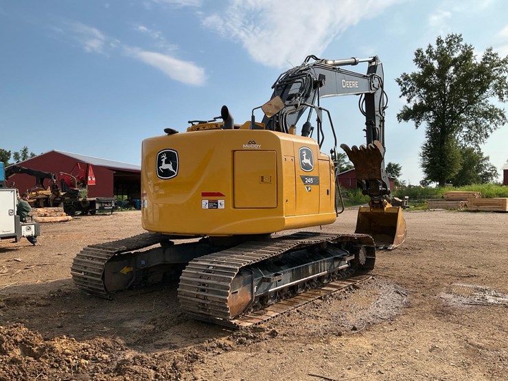 2023-john-deere-245-image-5