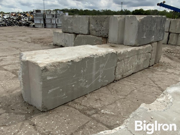 6'-x-3'-x-2.5'-interlocking-concrete-blocks-image-4