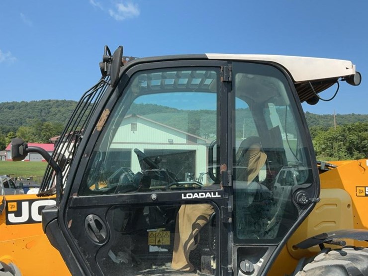 2012-jcb-550-image-45