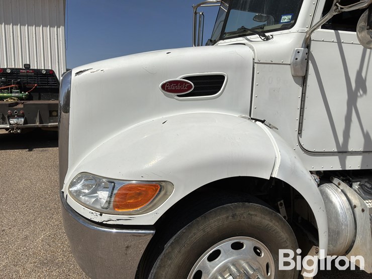 2008-peterbilt-335-image-9
