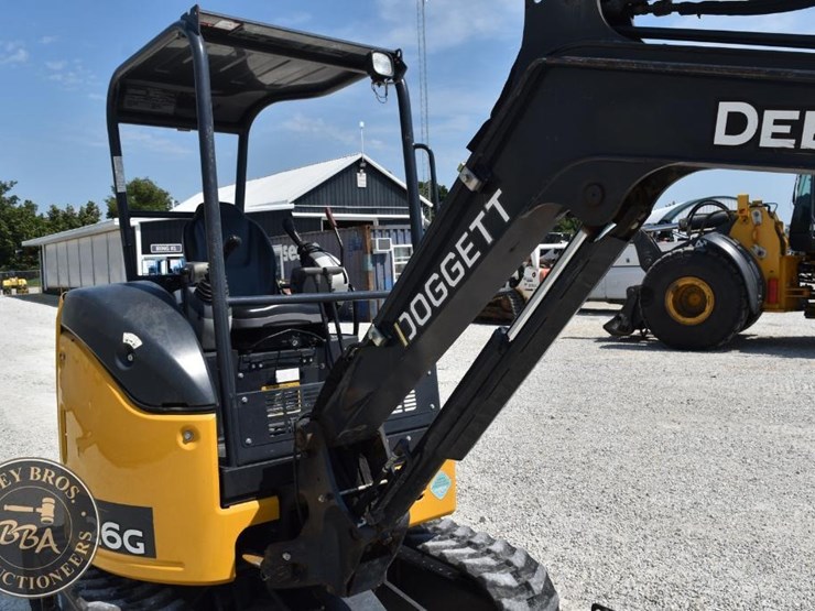 2020-deere-26g-image-25