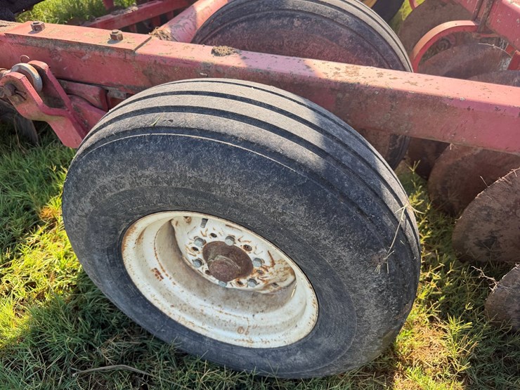 massey-ferguson-820-image-6