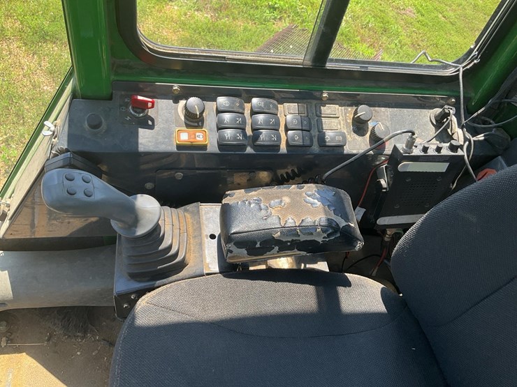 2013-deere-437d-image-30