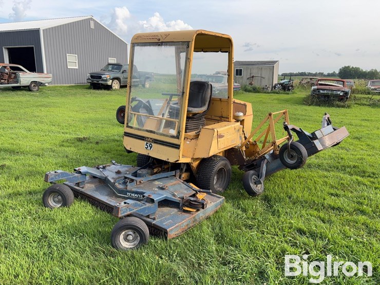 hustler-4400-commercial-mower-image-1