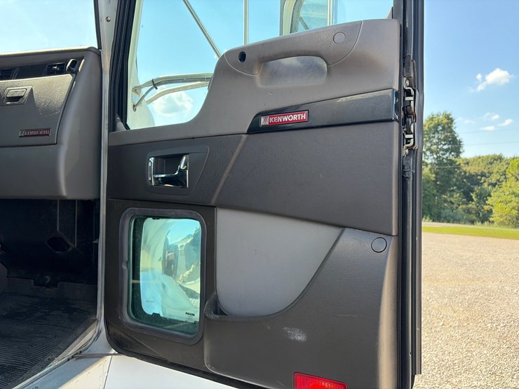 2019-kenworth-t270-image-20