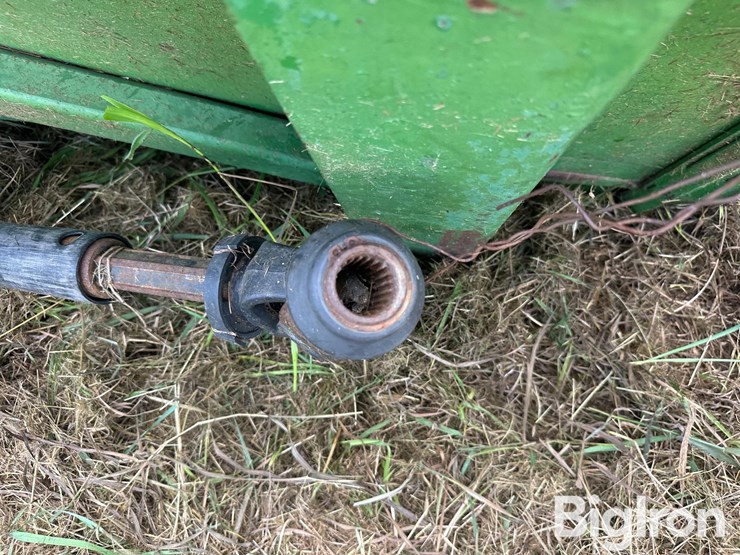 john-deere-8r30-corn-head-image-16